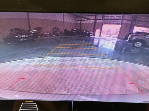 Used 2022 Chevrolet Malibu LT image 29