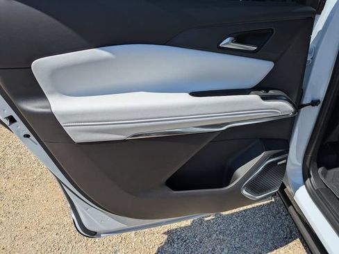New 2026 Chevrolet Traverse High Country FWD image 27