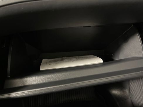 Certified 2024 Toyota Highlander XLE image 25