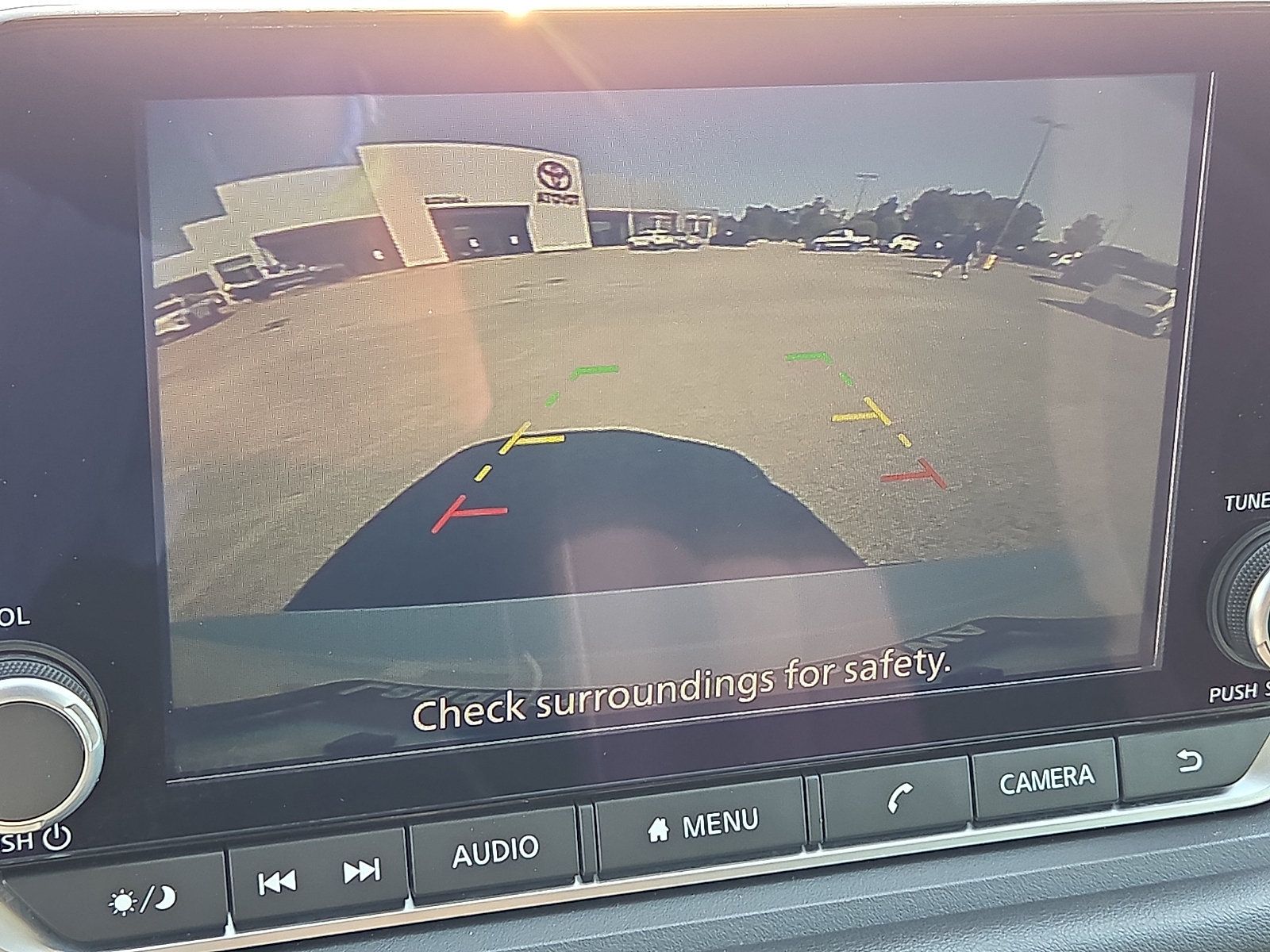 Used 2025 Nissan Rogue S AWD/4WD image 18