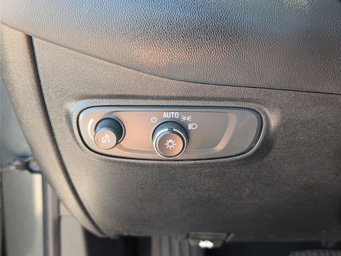 Used 2019 Chevrolet Equinox LS FWD image 19