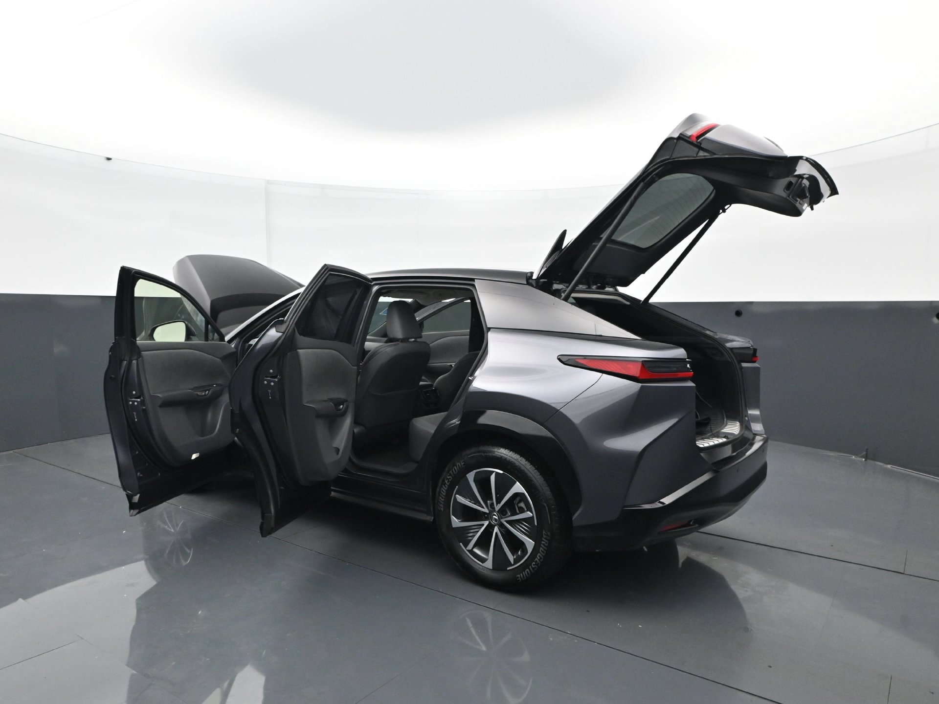 Used 2025 Lexus RZ 300e w/ Accessory Package (2T) FWD image 33