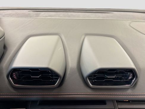 Used 2024 Lamborghini Huracan Tecnica image 20