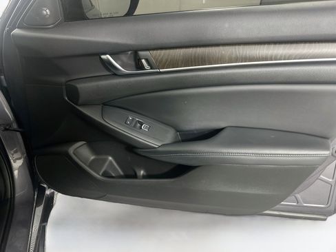 Used 2018 Honda Accord EX-L image 32