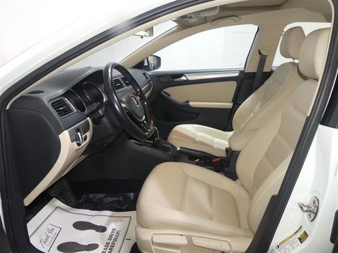 Used 2017 Volkswagen Jetta SE FWD image 21