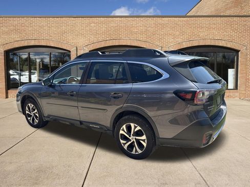 Used 2020 Subaru Outback Limited w/ Popular Package #2 AWD/4WD image 4