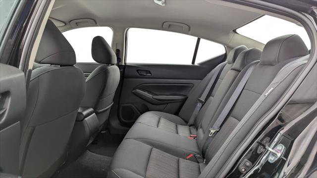 Used 2025 Nissan Altima 2.5 SV FWD image 16