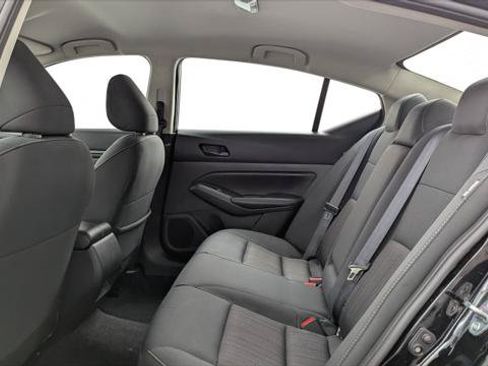 Used 2025 Nissan Altima 2.5 SV FWD image 16