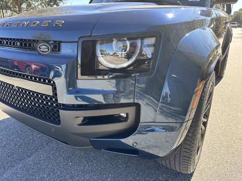 Certified 2026 Land Rover Defender 110 OCTA image 9