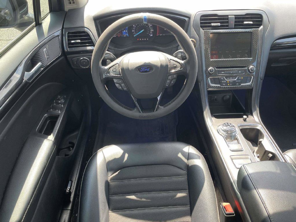 Used 2018 Ford Fusion SE w/ Equipment Group 201A FWD image 16