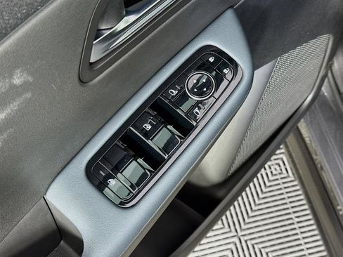 New 2026 Nissan Leaf image 18