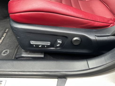 Used 2016 Lexus IS 300 AWD image 19