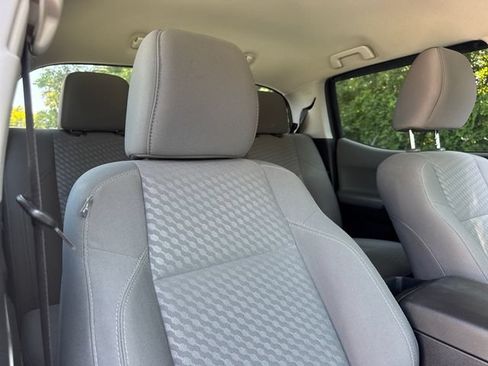 Used 2021 Toyota Tacoma SR5 AWD/4WD image 23