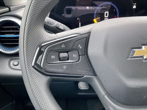 Certified 2025 Chevrolet Trax LT image 23