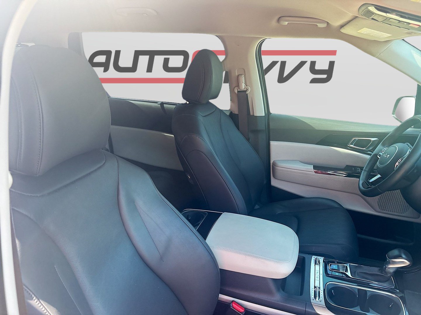Used 2024 Kia Carnival SX FWD image 29