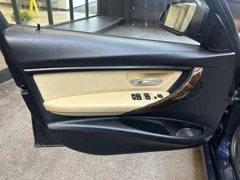 Used 2017 BMW 320i xDrive Sedan image 10