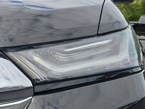 Certified 2023 Chevrolet Traverse LT image 28