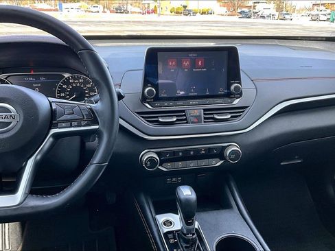 Used 2021 Nissan Altima 2.5 SR w/ SR Premium Package image 9