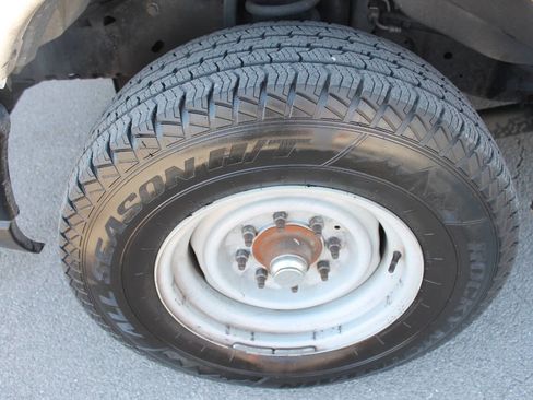 Used 2014 Ford E-350 and Econoline 350 Extended Super Duty image 11