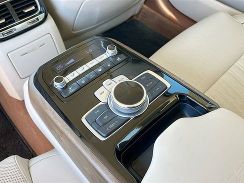 Used 2020 Genesis G90 3.3T Premium RWD image 35