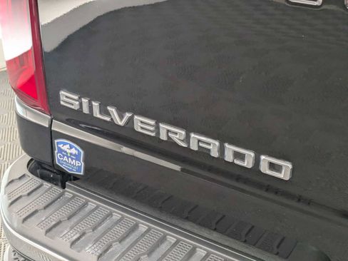 Used 2022 Chevrolet Silverado 2500 LTZ w/ LTZ Convenience Package AWD/4WD image 15