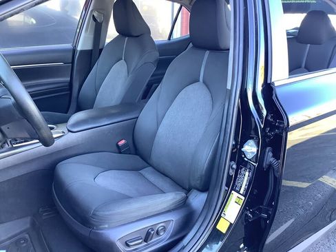 Used 2022 Toyota Camry LE FWD image 36