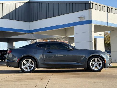 Certified 2021 Chevrolet Camaro LT image 3