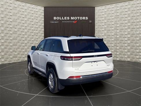 Certified 2023 Jeep Grand Cherokee Laredo w/ Luxury Tech Group I image 7