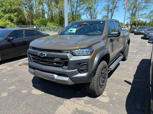 Used 2024 Chevrolet Colorado Trail Boss w/ Advanced Trailering Package AWD/4WD image 1