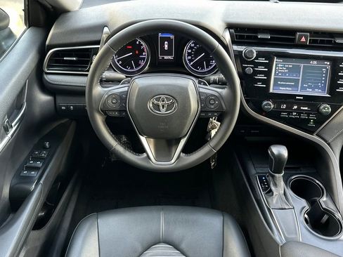 Used 2020 Toyota Camry SE image 15