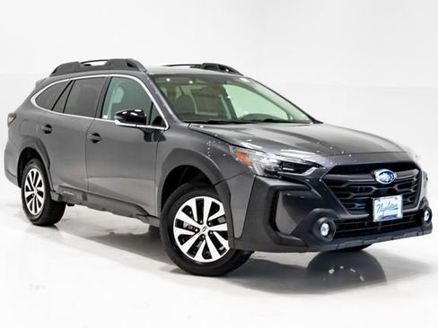 Used 2025 Subaru Outback Premium AWD/4WD image 6