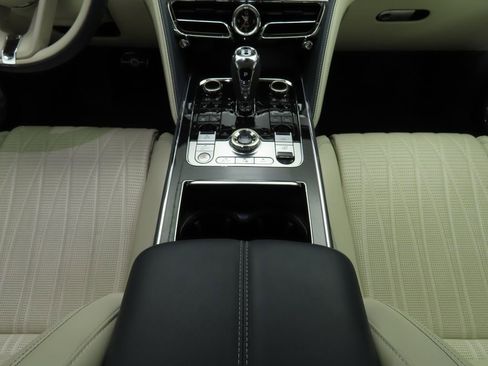 Certified 2020 Bentley Flying Spur W12 image 16