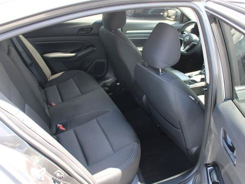 Used 2023 Nissan Altima 2.5 SV FWD image 11