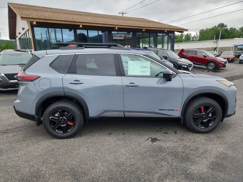 New 2026 Nissan Rogue SV w/ Rock Creek Premium Package AWD/4WD image 9