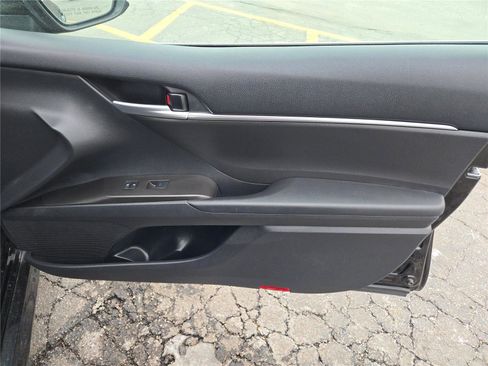 Used 2024 Toyota Camry LE image 6