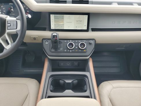 Used 2023 Land Rover Defender 110 S AWD/4WD image 31