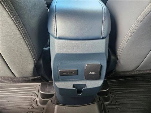 Used 2025 Ford Maverick XLT w/ XLT Luxury Package image 18