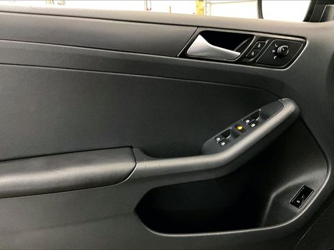 Used 2015 Volkswagen Jetta S image 23