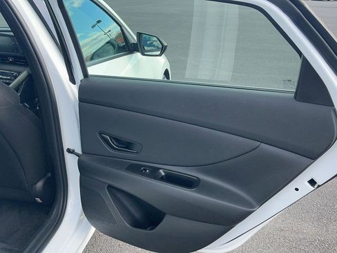 Certified 2025 Hyundai Elantra Sport image 28