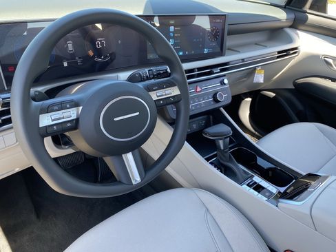 Certified 2026 Hyundai Tucson SE image 17