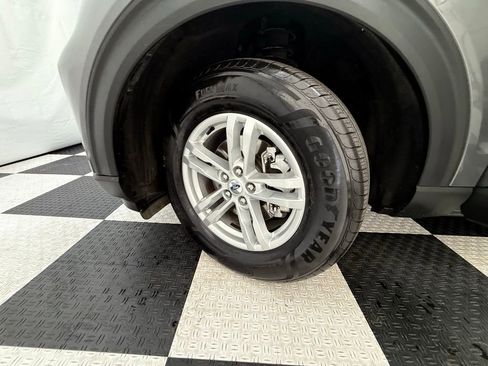 Used 2023 Ford Explorer XLT w/ Equipment Group 202A image 12