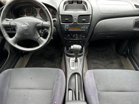 Used 2006 Nissan Sentra SE-R w/ (J01) Sunroof Pkg FWD image 14