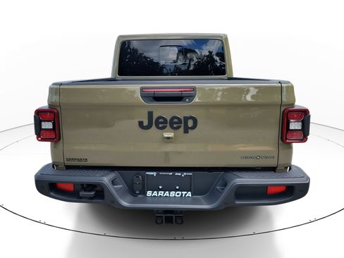 New 2025 Jeep Gladiator High Tide image 4