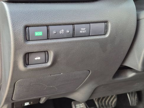 Used 2023 Nissan Sentra SV FWD image 17