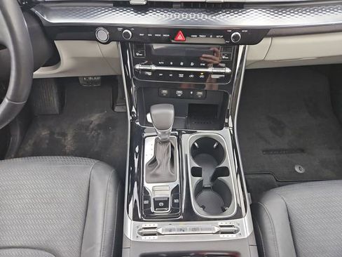 Used 2023 Kia Carnival SX Prestige FWD image 25