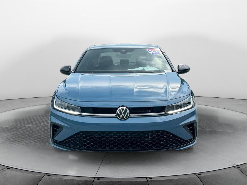 Used 2026 Volkswagen Jetta Sport FWD image 2