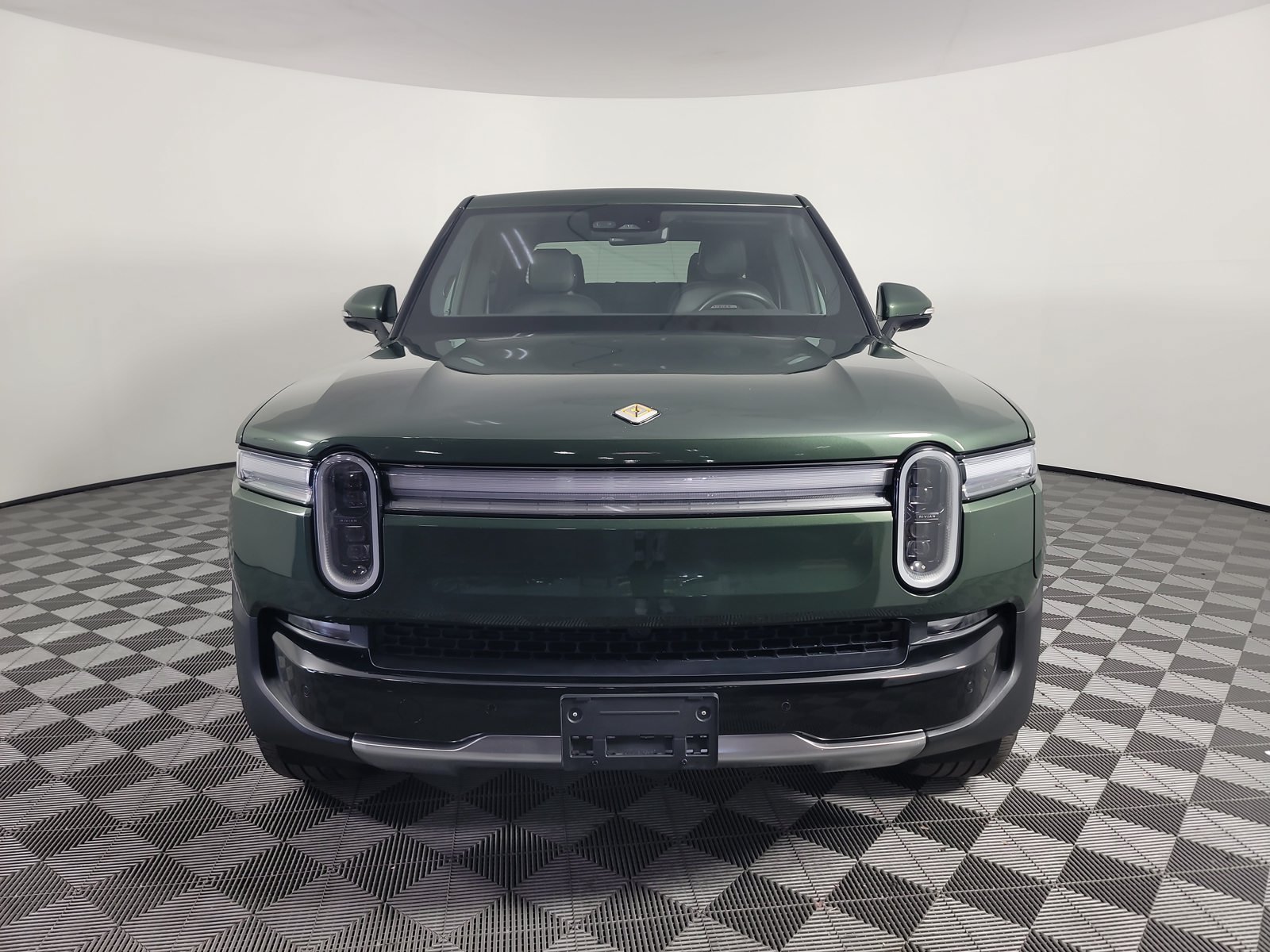 Used 2025 Rivian R1T Adventure Dual AWD/4WD image 8