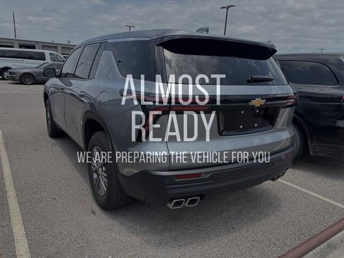 Used 2024 Chevrolet Traverse LS w/ LPO, Floor Liner Package FWD image 3