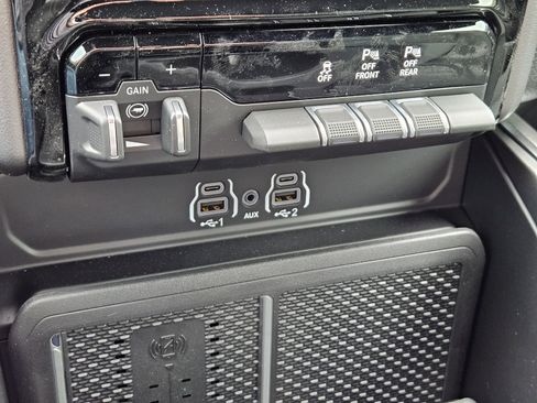 New 2026 RAM 1500 4x4 Crew Cab image 21