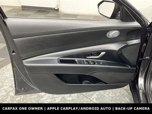 Used 2021 Hyundai Elantra SE FWD image 6